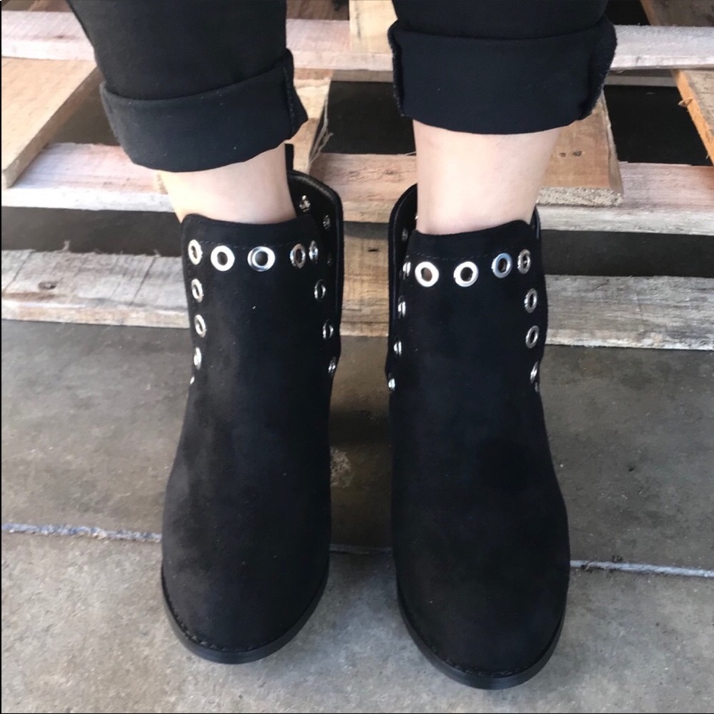 Black V-cut Silver Grommet heel Bootie - Picture 2 of 5
